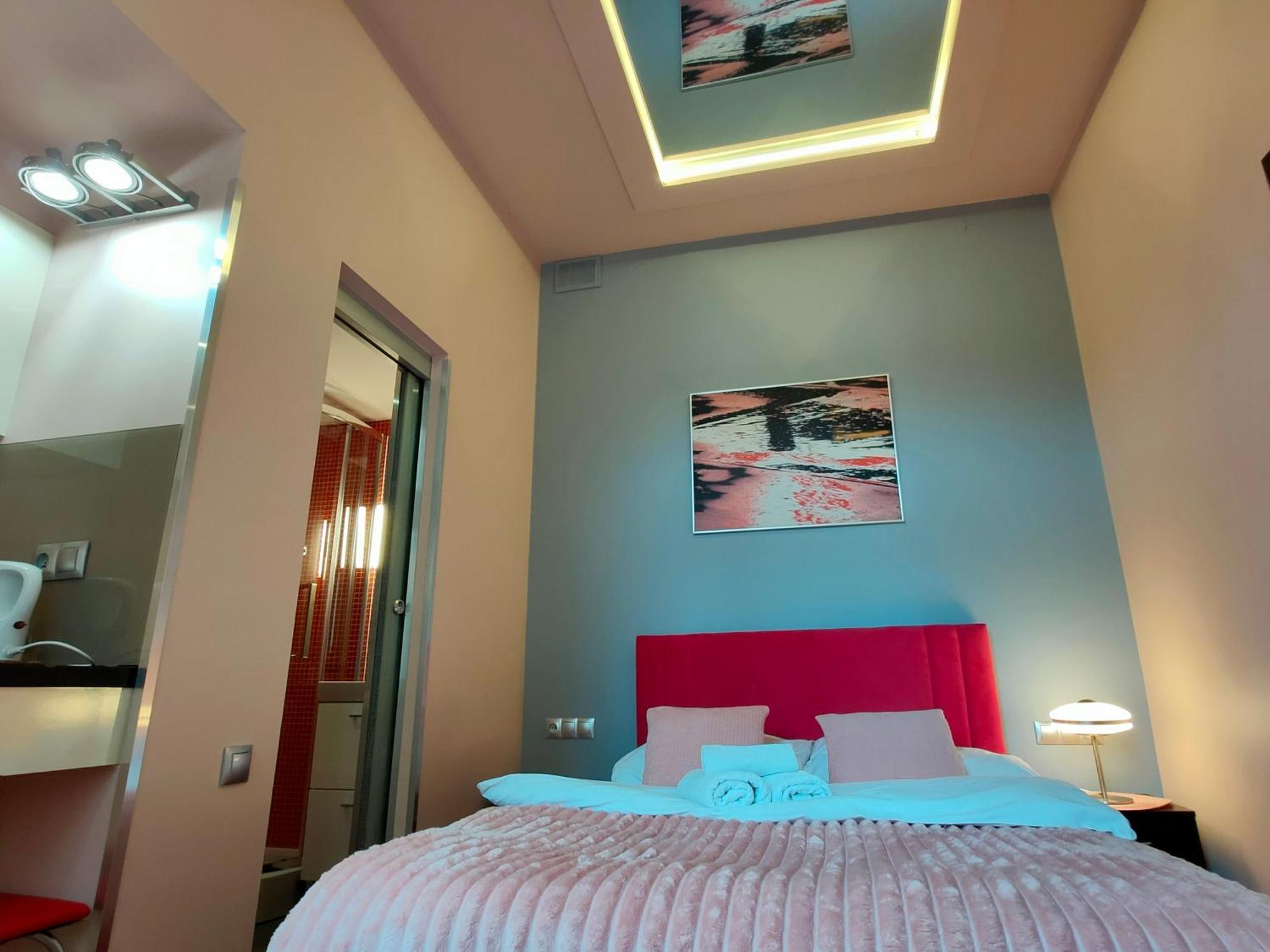 Mirror Pink Studio Apartment Krasków Εξωτερικό φωτογραφία
