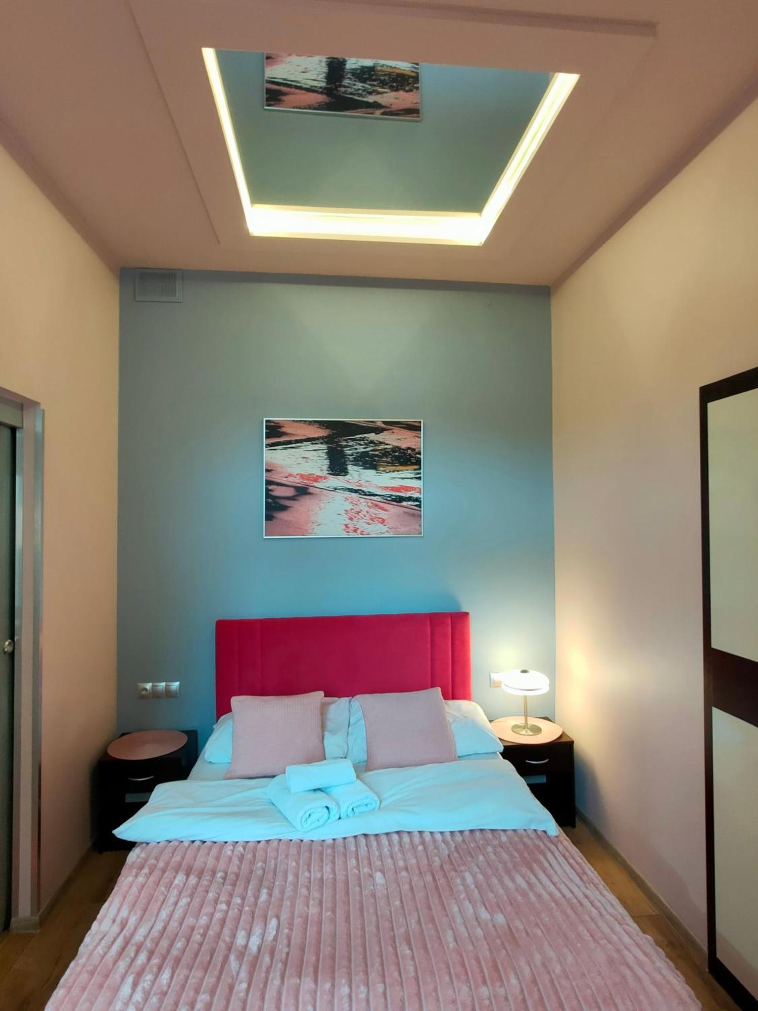 Mirror Pink Studio Apartment Krasków Εξωτερικό φωτογραφία